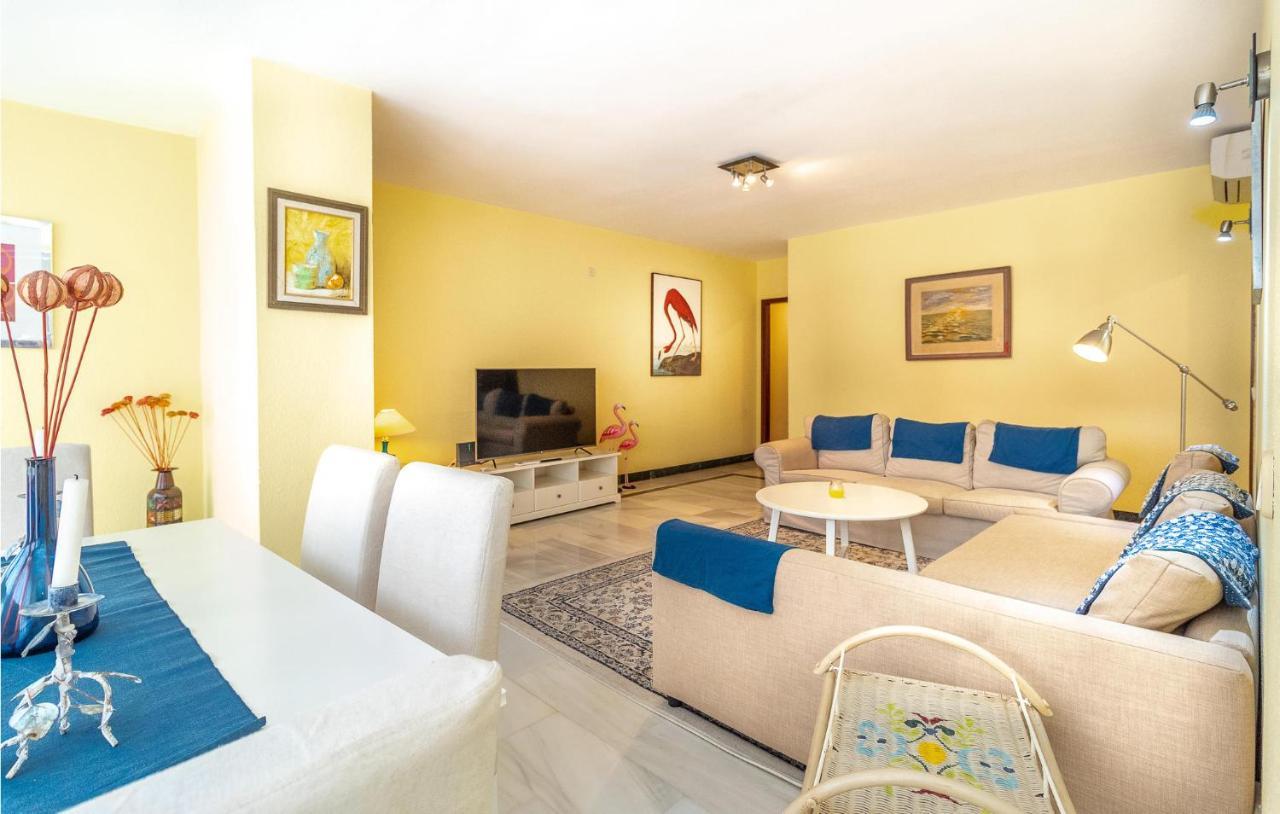 Apartment 3 Bedroom Lovely In *