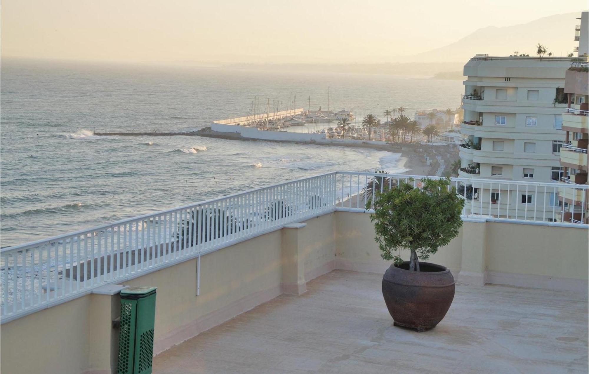 Apartment 3 Bedroom Lovely In